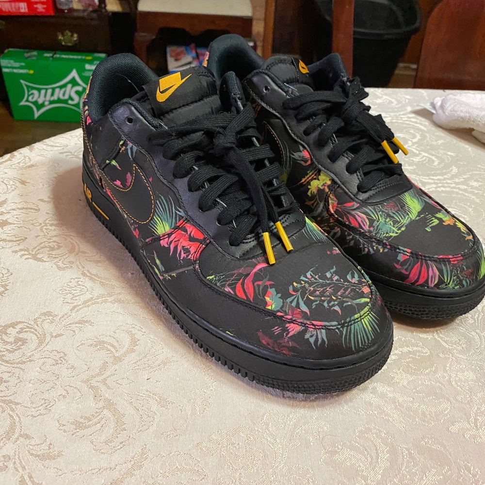 Air Force 1 ‘Floral Pack’ size 10.5